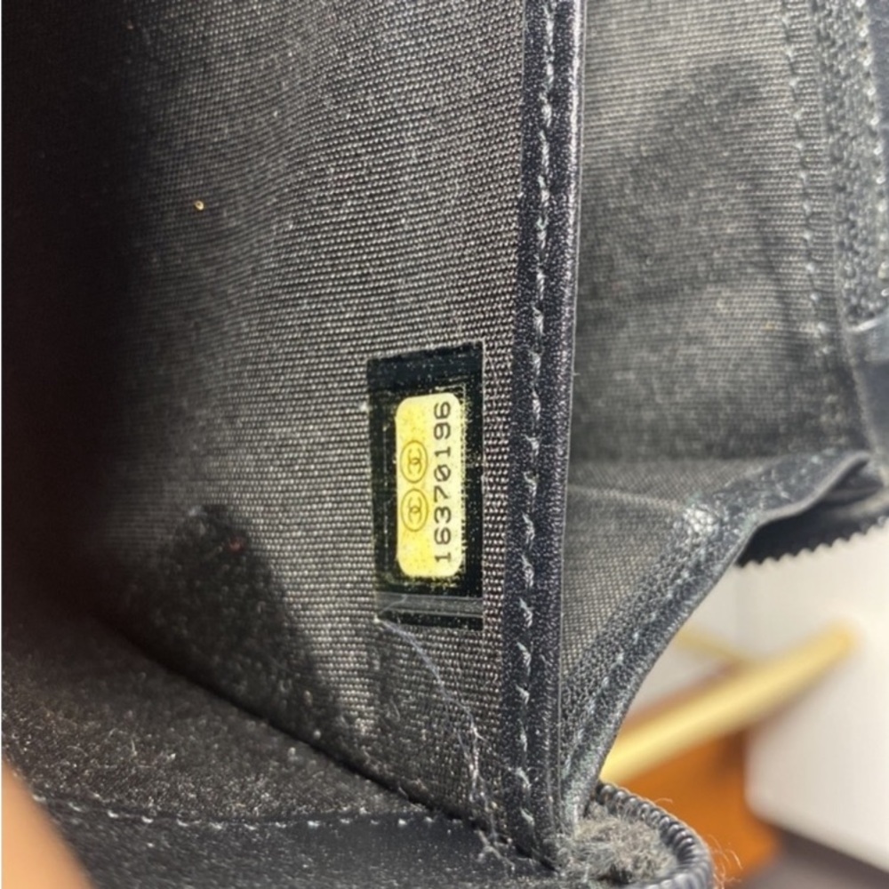 SOLDAuthentic CHANEL Zippy Wallet - Picture 13 of 16